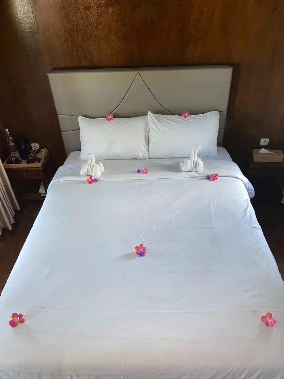 Q'Pelagos Sunset Bungalow Gili Trawangan Buitenkant foto
