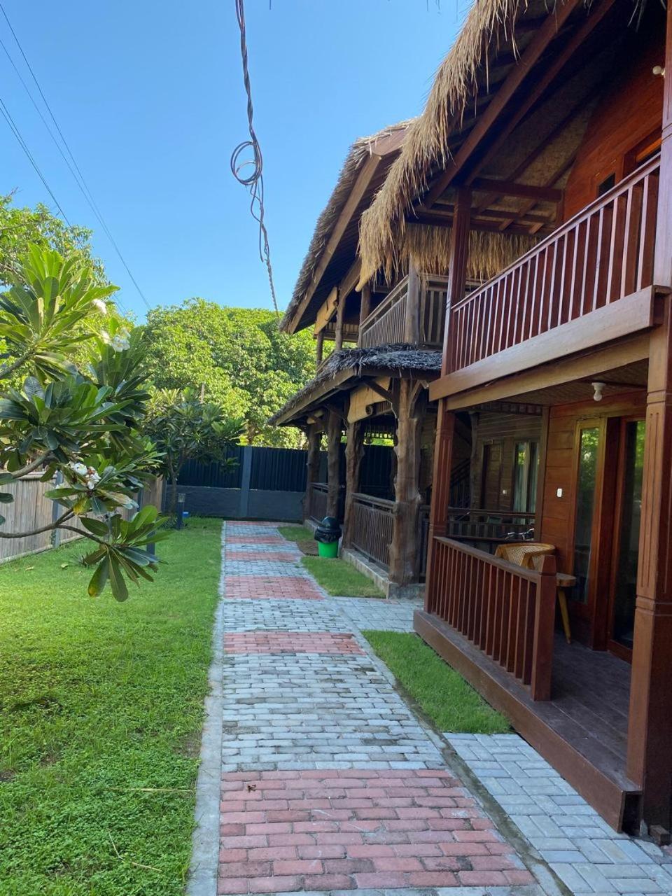 Q'Pelagos Sunset Bungalow Gili Trawangan Buitenkant foto